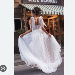 Vow’d Wedding Dress ROAM Sz 10 Ivory/Sand/Latte Tulle Boned Slit Train Unaltered